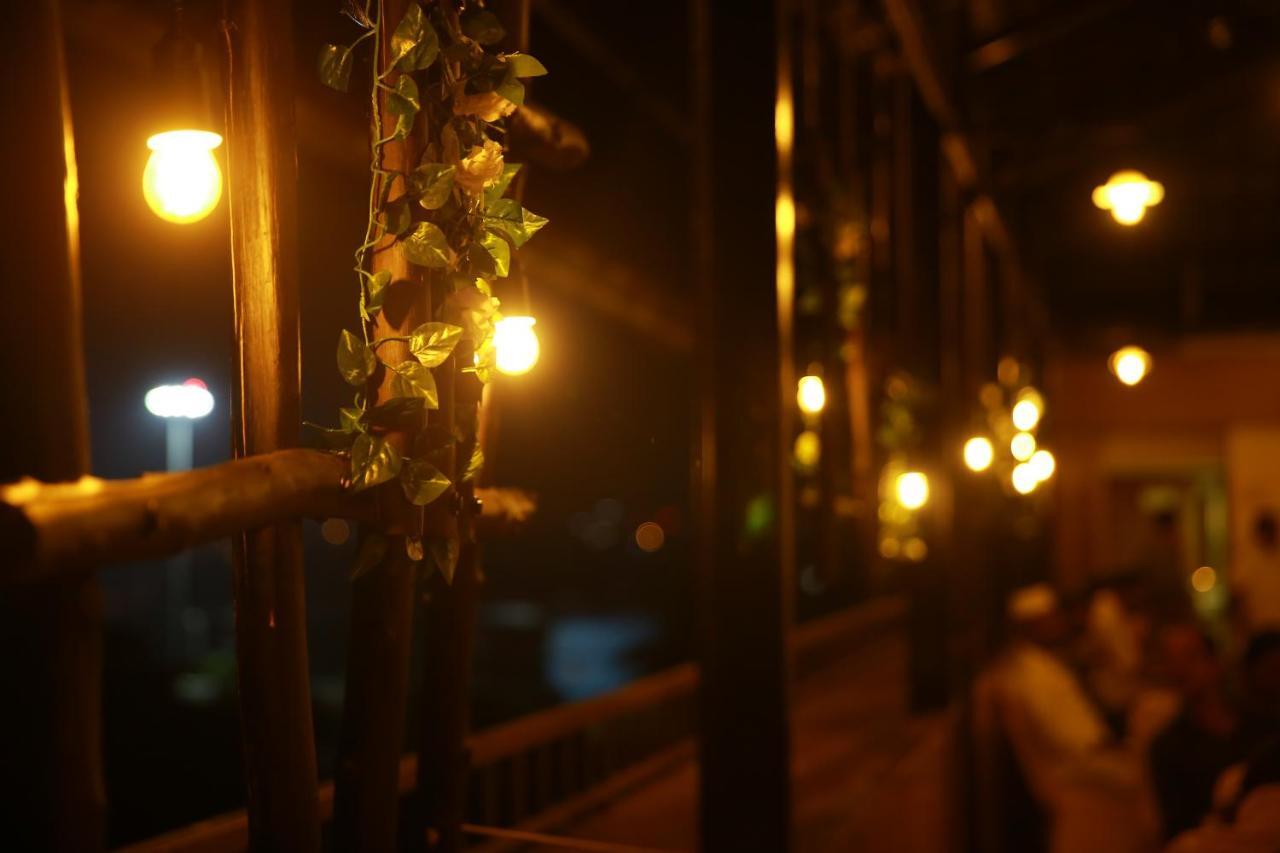 D'Chandelier Kochi 外观 照片
